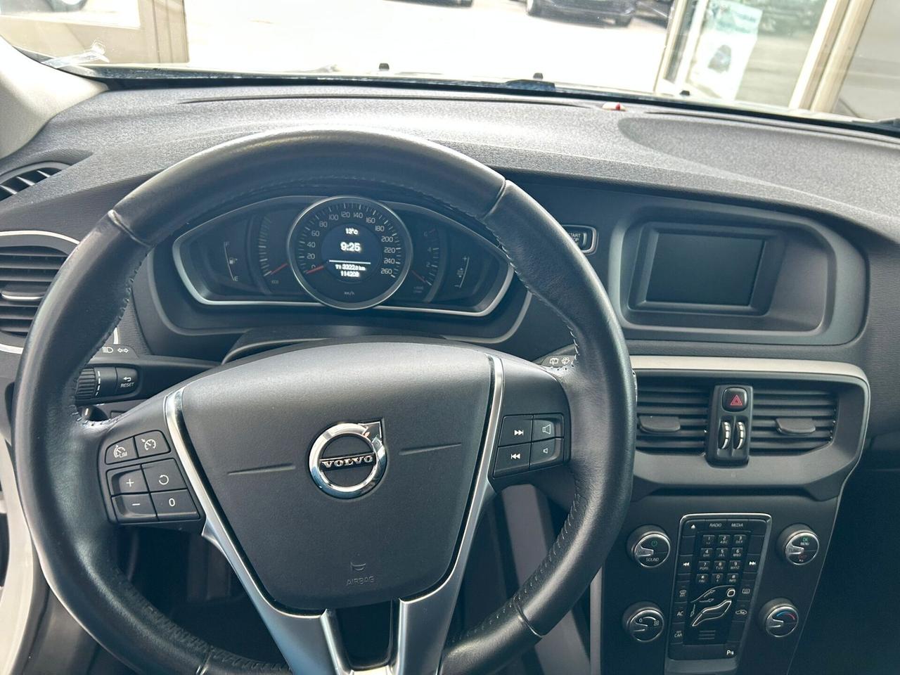 Volvo V40 2.0 D2 X NEOPATENTATI 2017