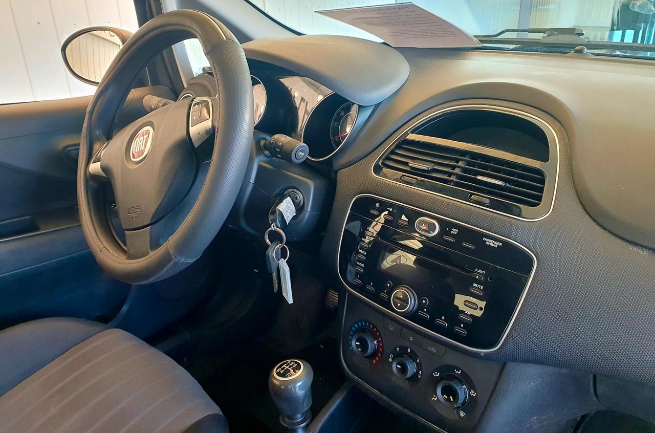 Fiat Punto 1.2 BENZ/GPL - 2017 - KM. 145.000 NEOPATENTATI