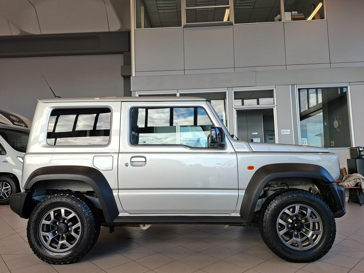 Suzuki Jimny 1.5 5MT Top AUTOVETTURA 4POSTI