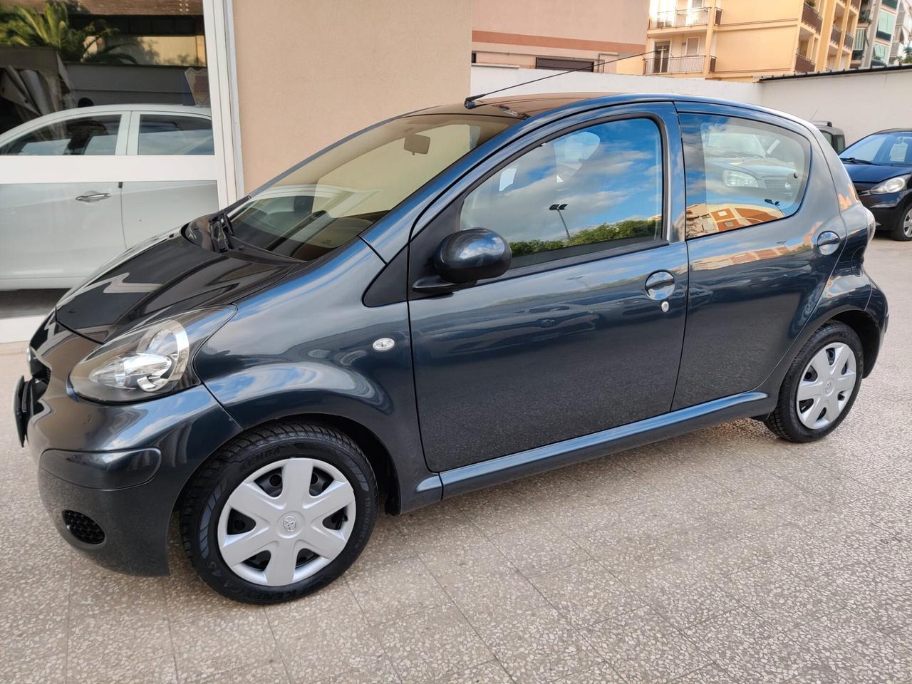 Toyota Aygo 1.0 Benzina 5 porte 2010