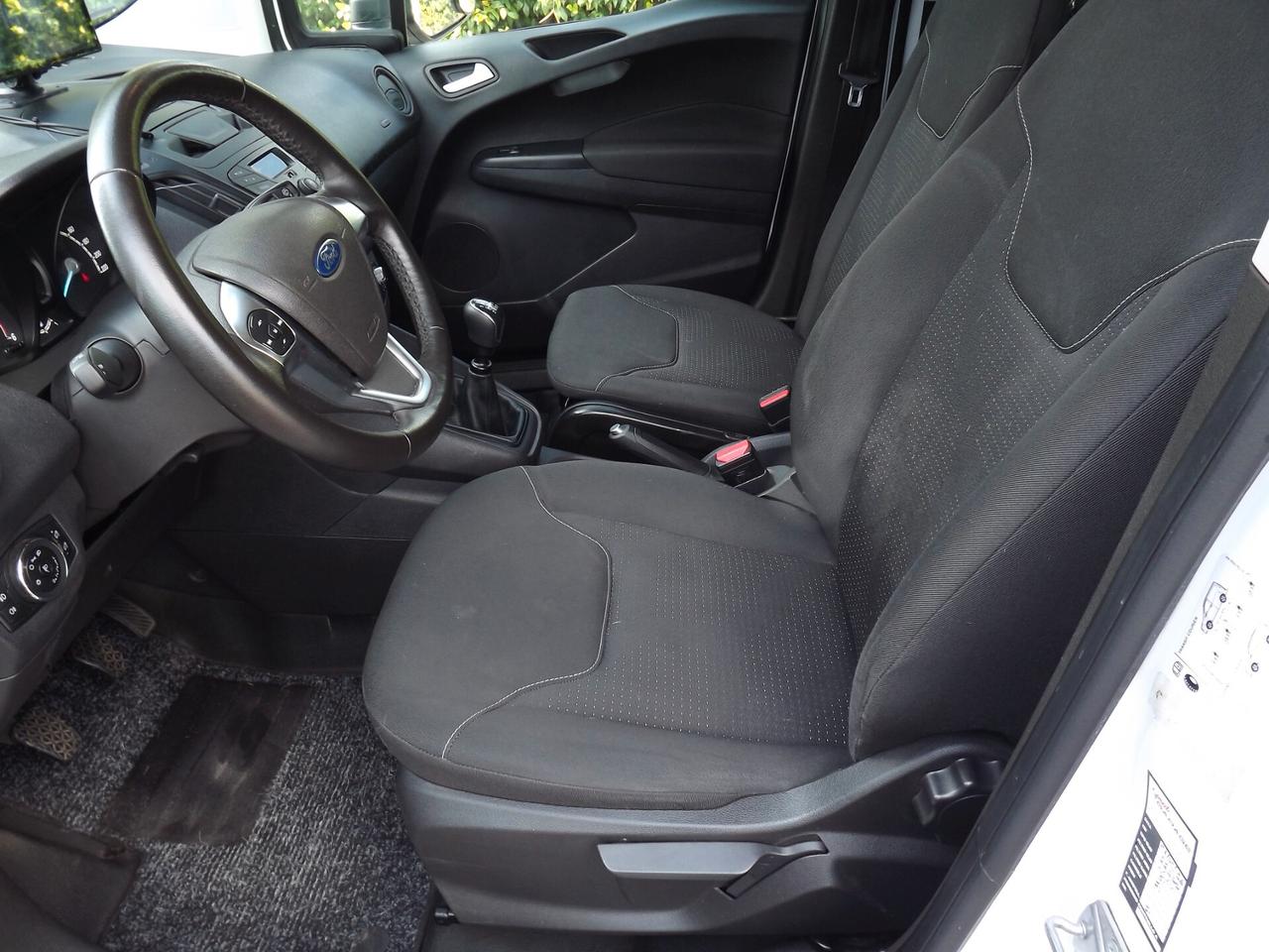 FORD TRANSIT COURIER