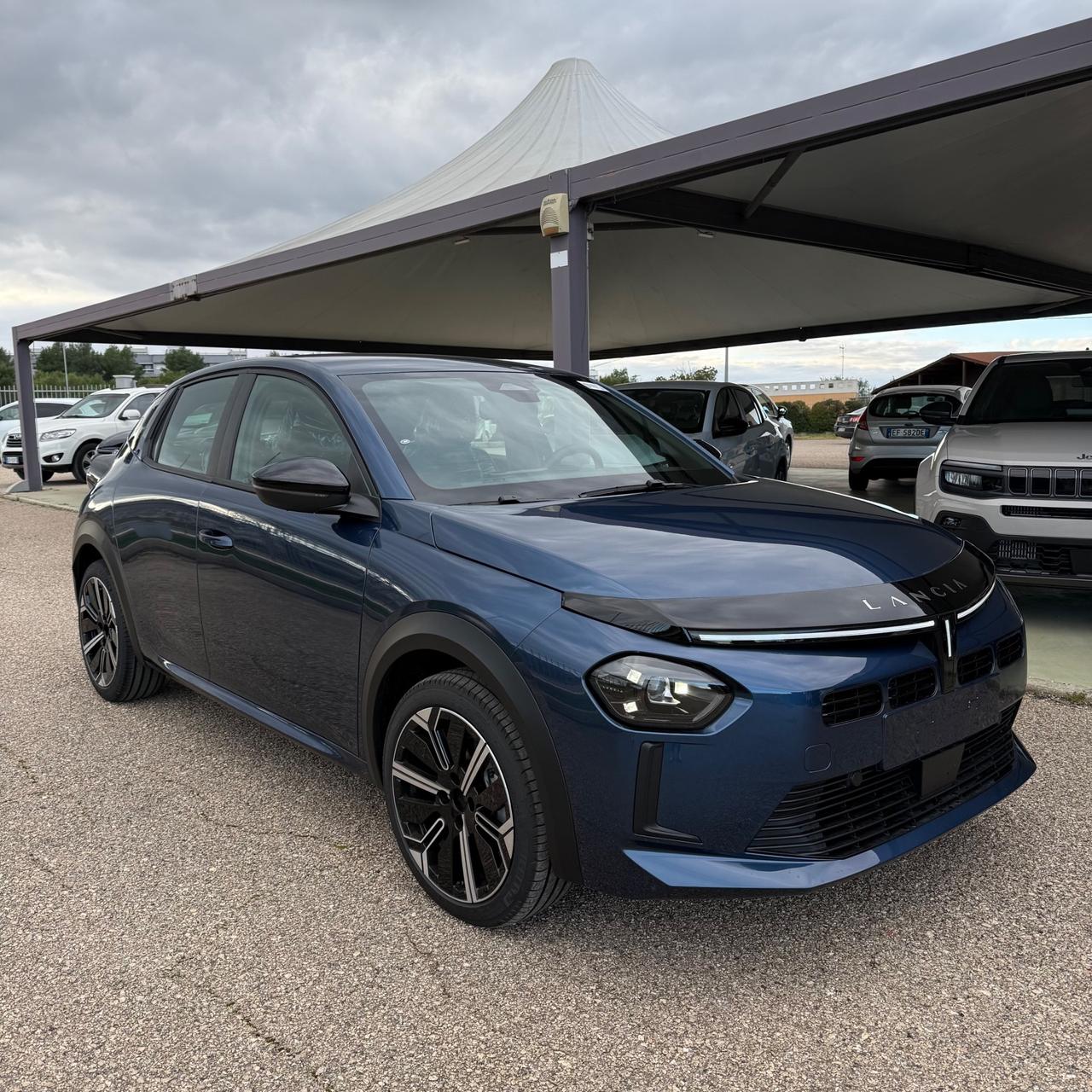 Lancia Ypsilon Hybrid e-DCT