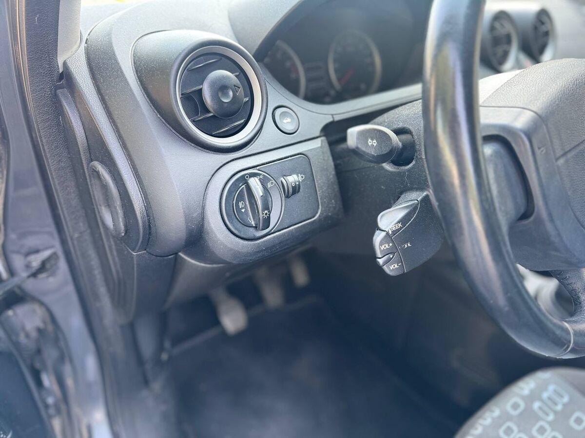 Ford Fiesta V 2006 1.2 Ghia 3p