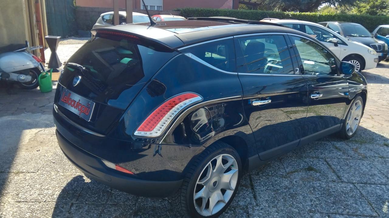 Lancia Delta 1.9 MJT Twinturbo DPF Platino X COMMERCIANTI