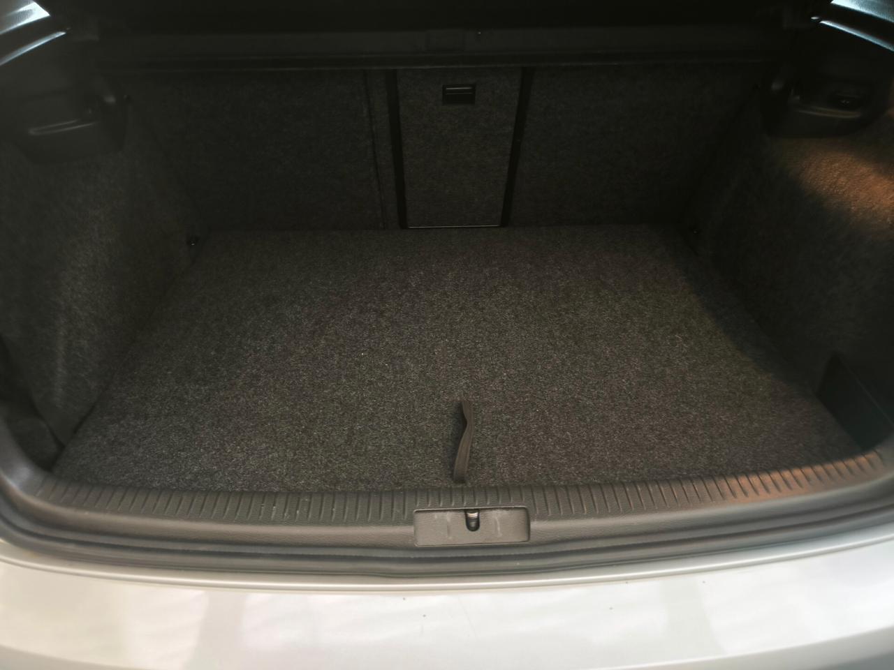 Volkswagen Golf 2.0 TDI 140CV DPF DSG 5p. Highline