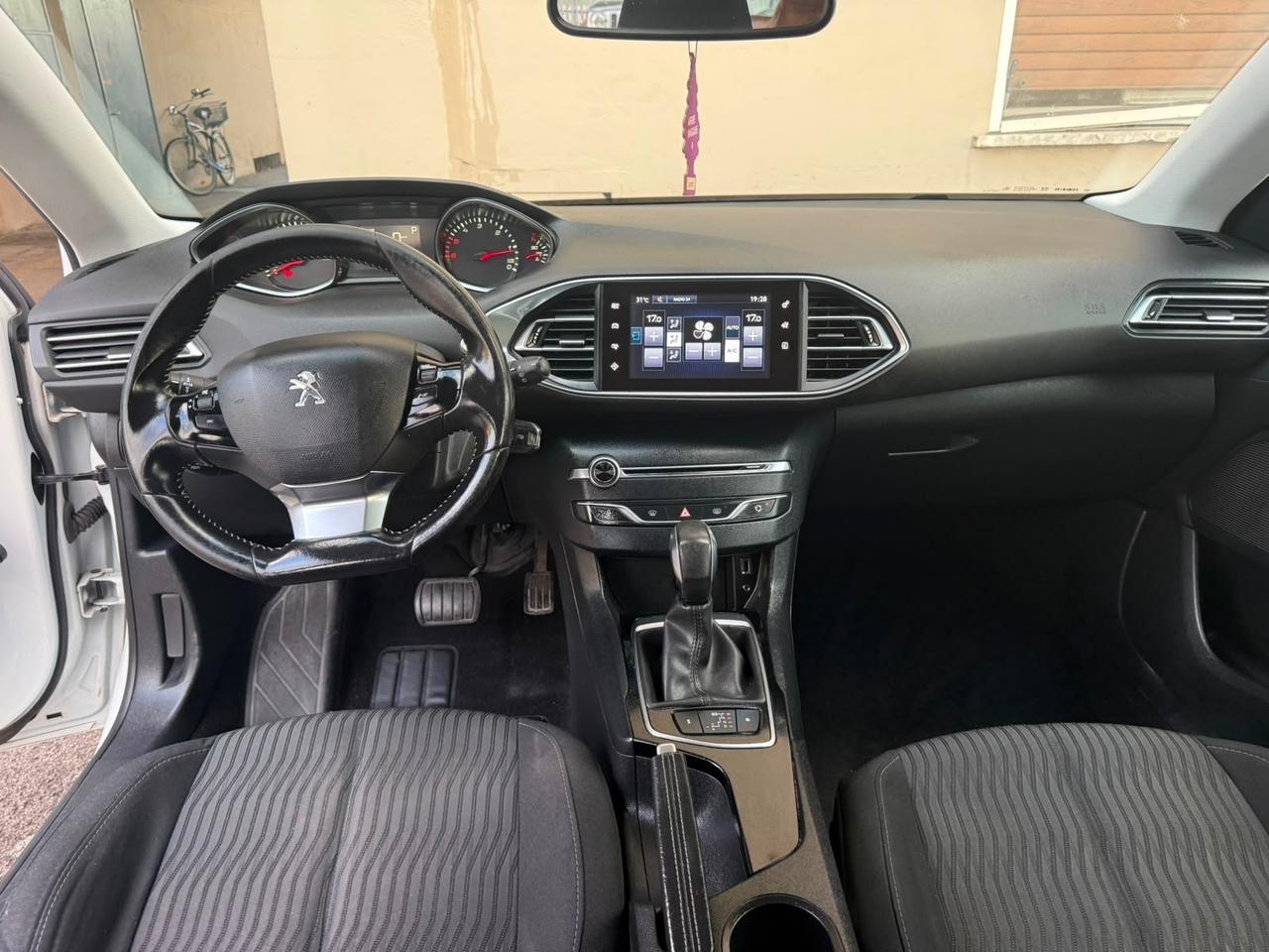 Peugeot 308 BlueHDi 120 S&S SW Business