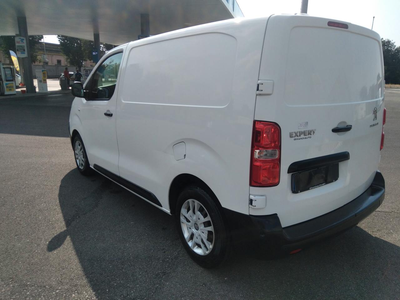 Peugeot Expert BlueHDi 115cv S&S ideale per neopatentati