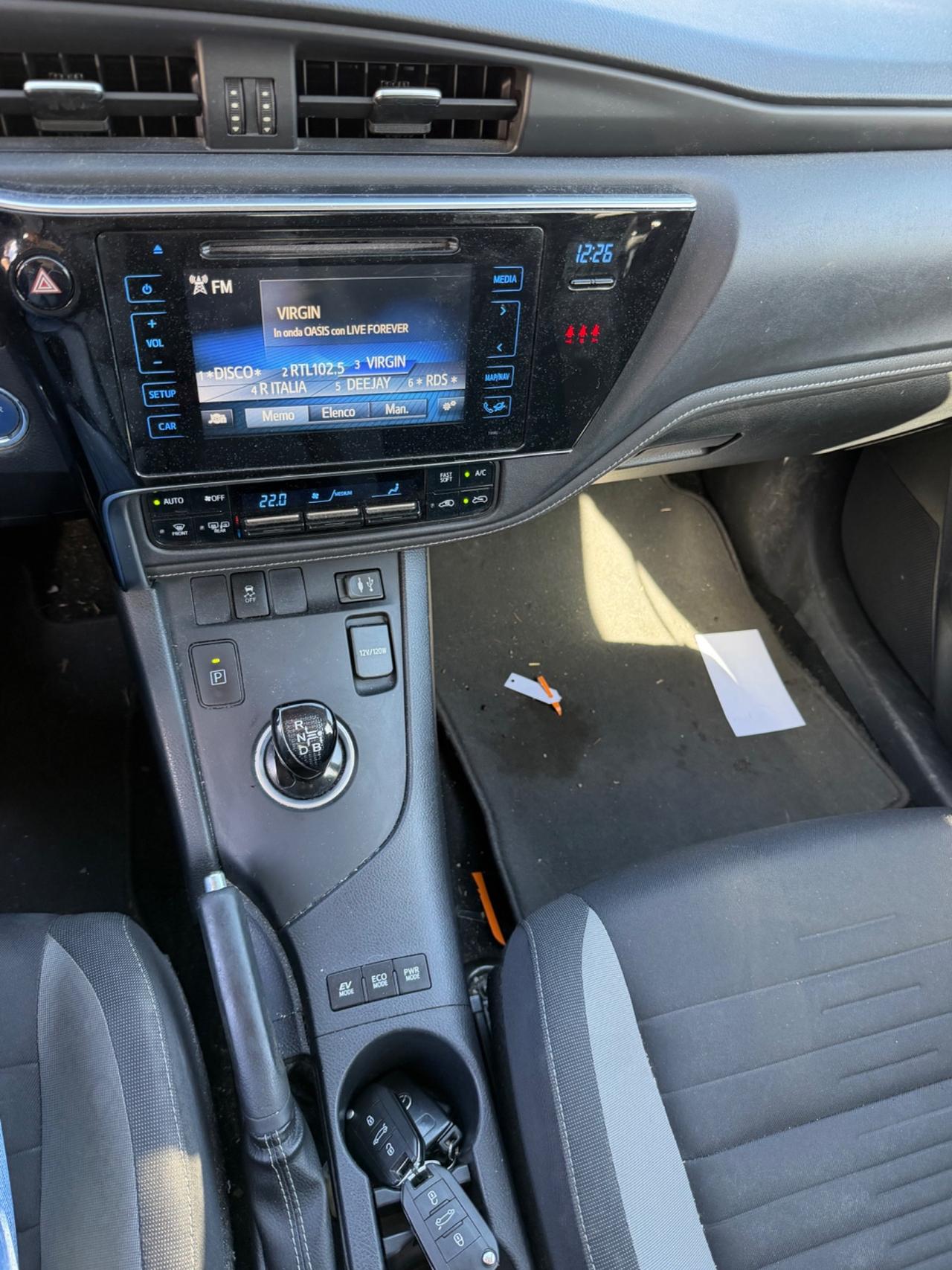 Toyota Auris 1.8 Hybrid Lounge automatico