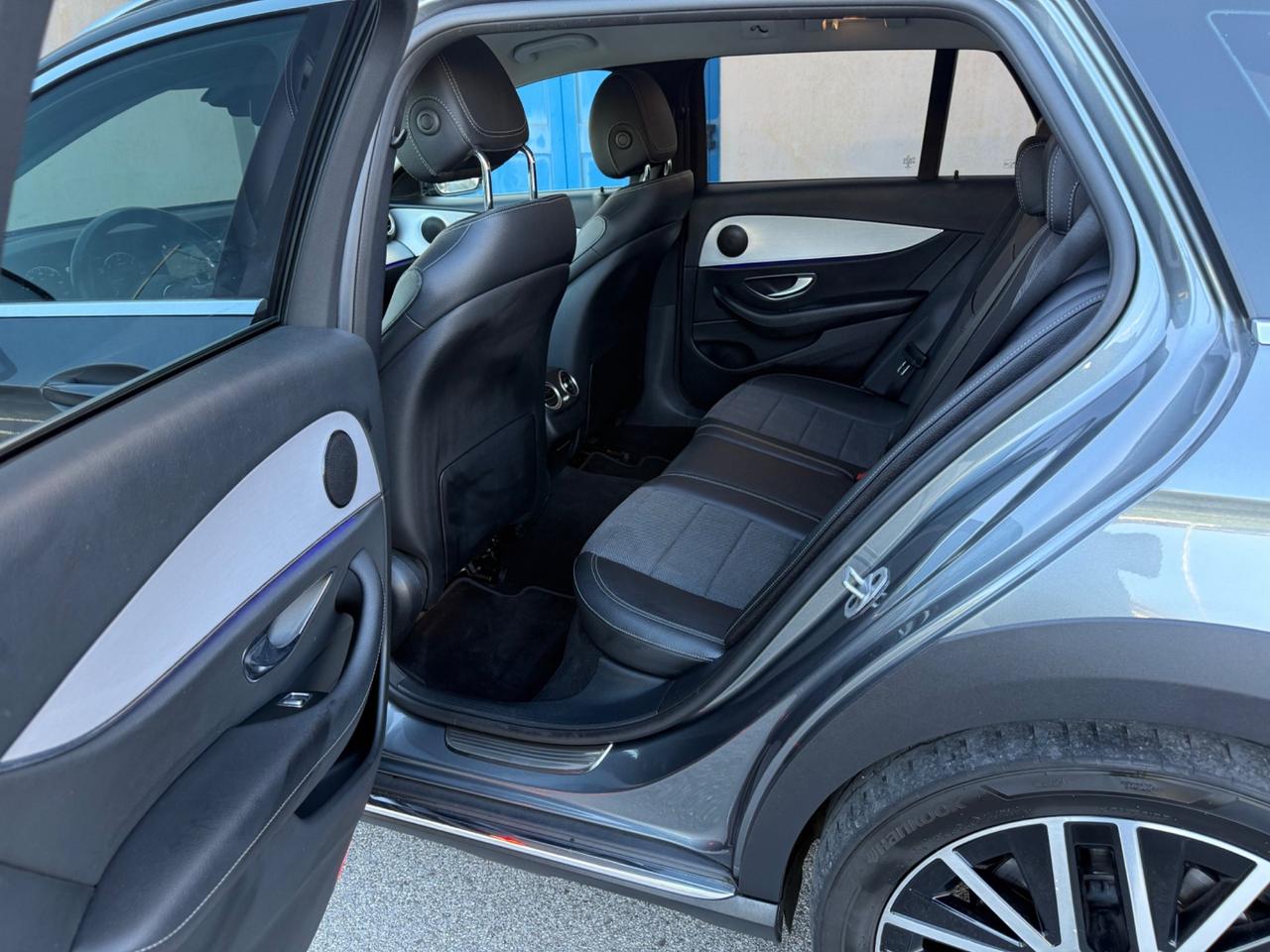 Mercedes-benz E 220 .4Matic Aut.Premium .All-Terrain