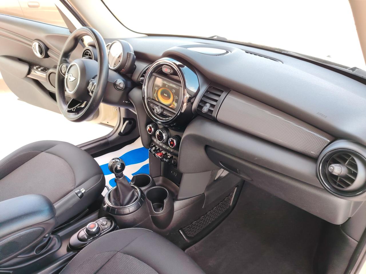 Mini Cooper D 1.5 5 Porte