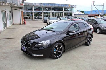 VOLVO - V40 - D2 R-design Kinetic