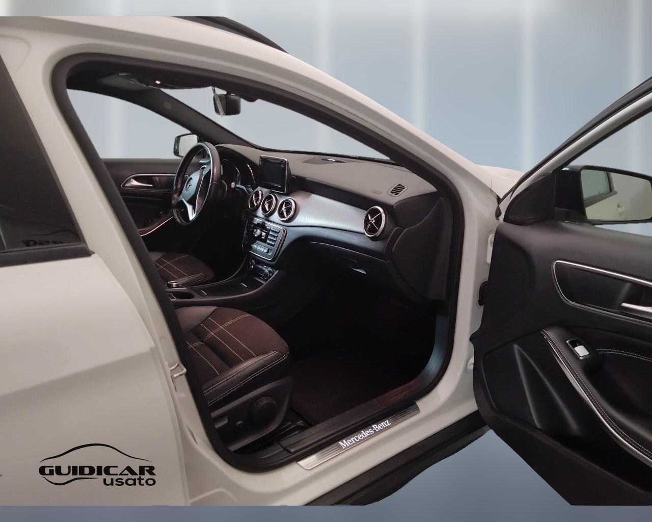 Mercedes-Benz GLA-X156 2014 - GLA 220 d (cdi) Sport 4matic 170cv auto