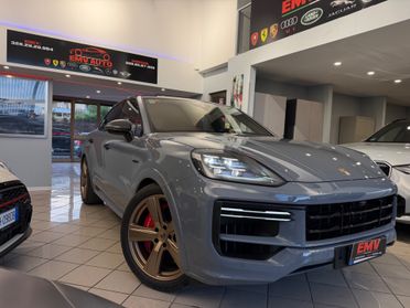 Porsche Cayenne 4.0 V8 Turbo E-Hybrid turbo 740cv