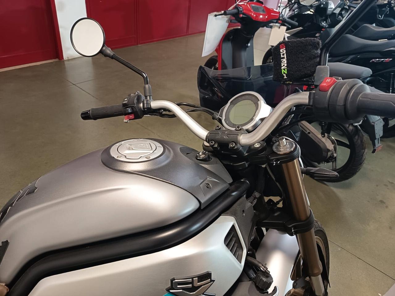 Cf Moto 700CL-X HERITAGE