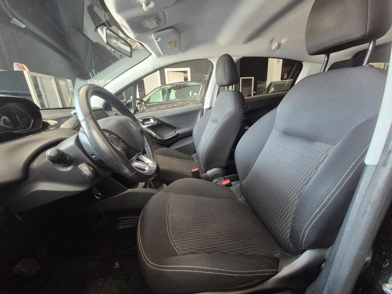 Peugeot 208 BlueHDi 75 5 porte Black Line