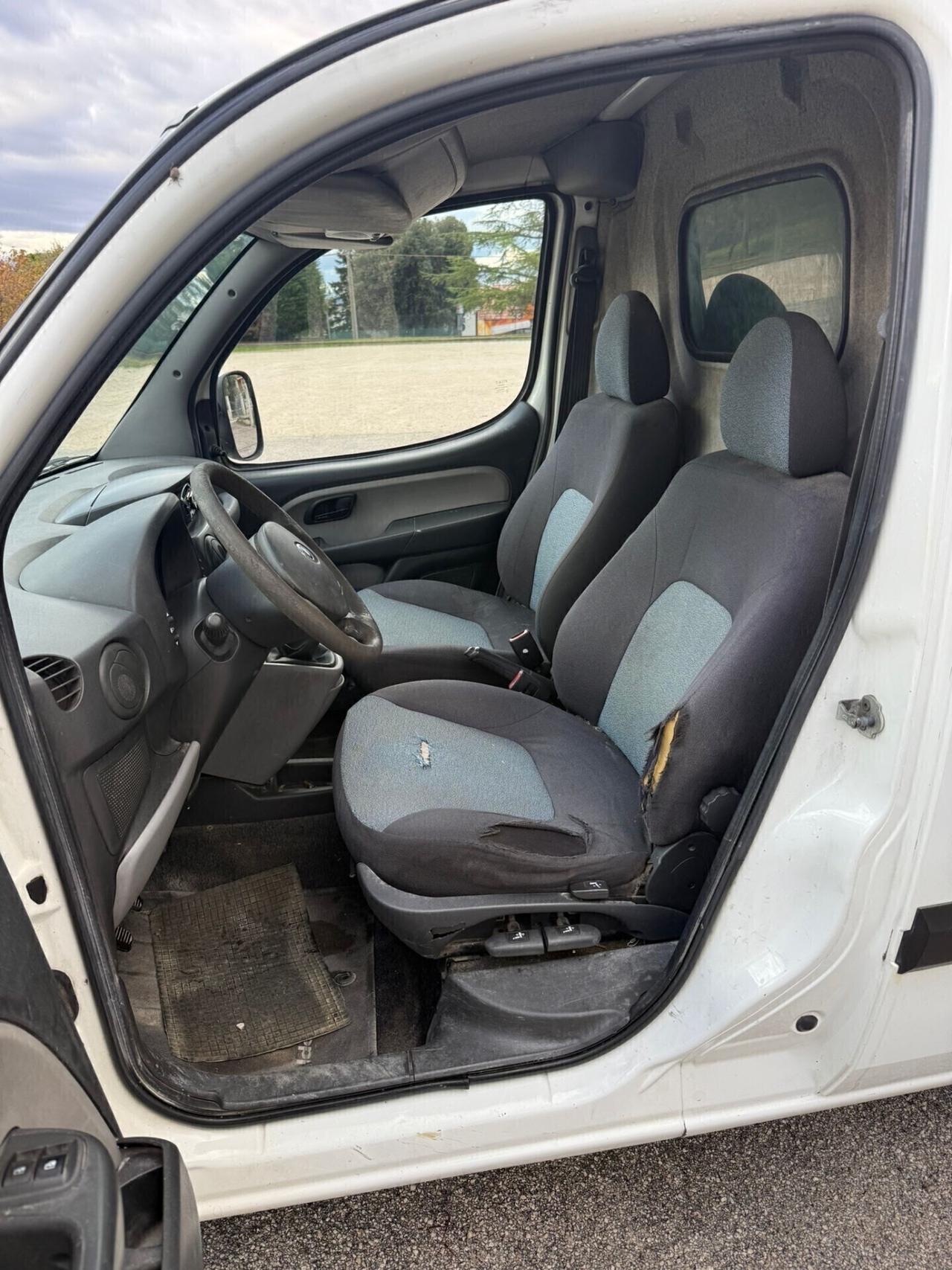 Furgone Fiat Doblò cargo 1.3 MJT neopatentati