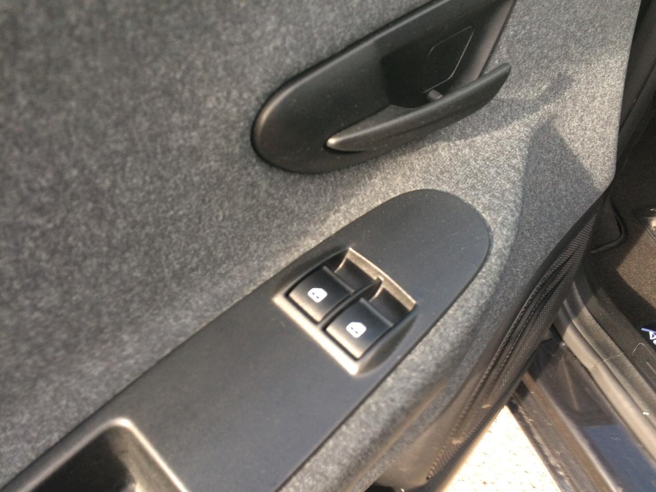 2022 Lancia Ypsilon 1.0 FireFly 5 porte S&S Hybrid Ecochic Silver tagliandata +garanzia !!!