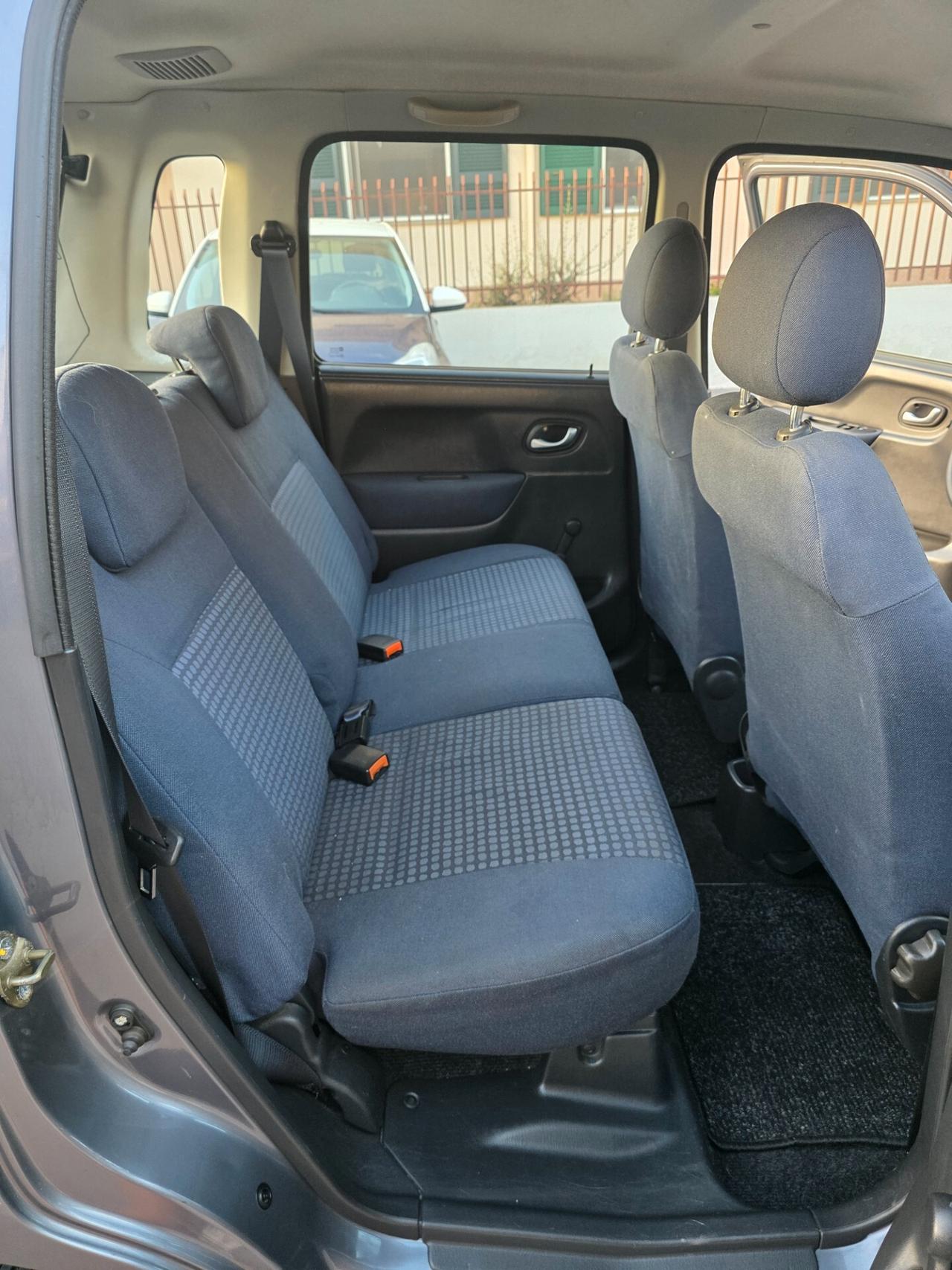 Opel Agila 1.2 16V Enjoy