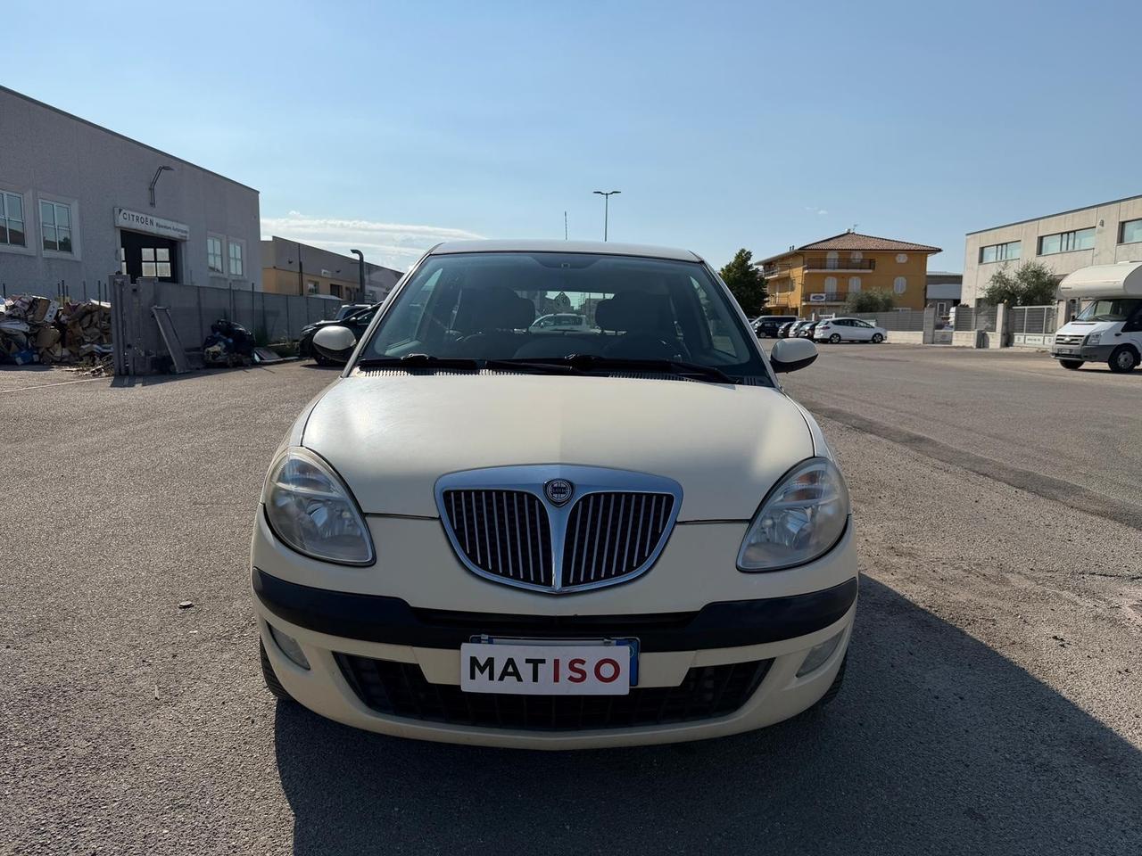 Lancia Ypsilon
