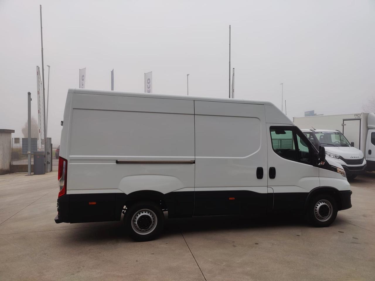 IVECO DAILY 35S14 LH2 FURGONE STANDARD EURO6 PASSO MEDIO