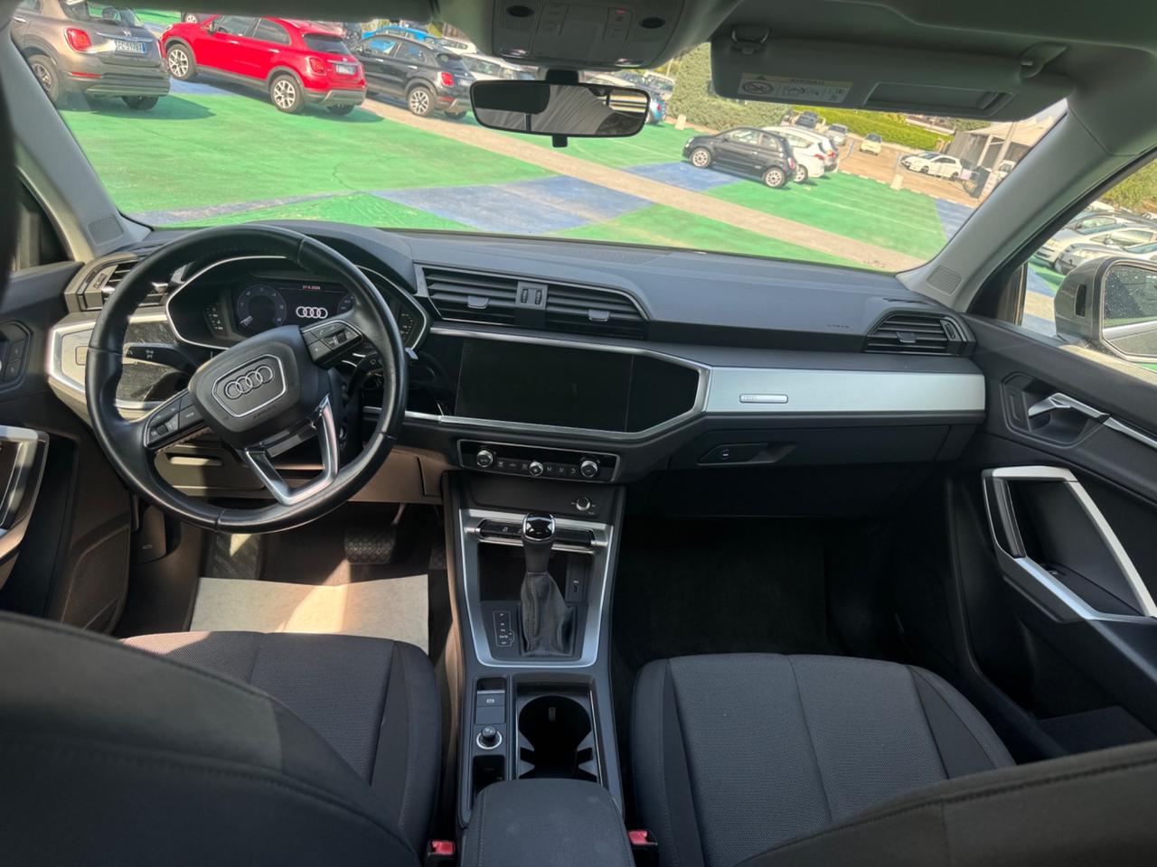 Audi Q3 2.0 TDI 150 CV S tronic line Edition