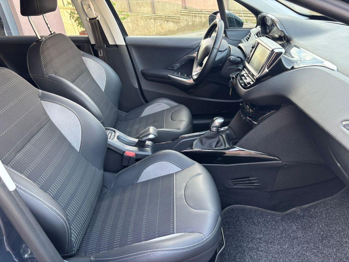 PEUGEOT 2008 1.2 VTi 82 CV Allure