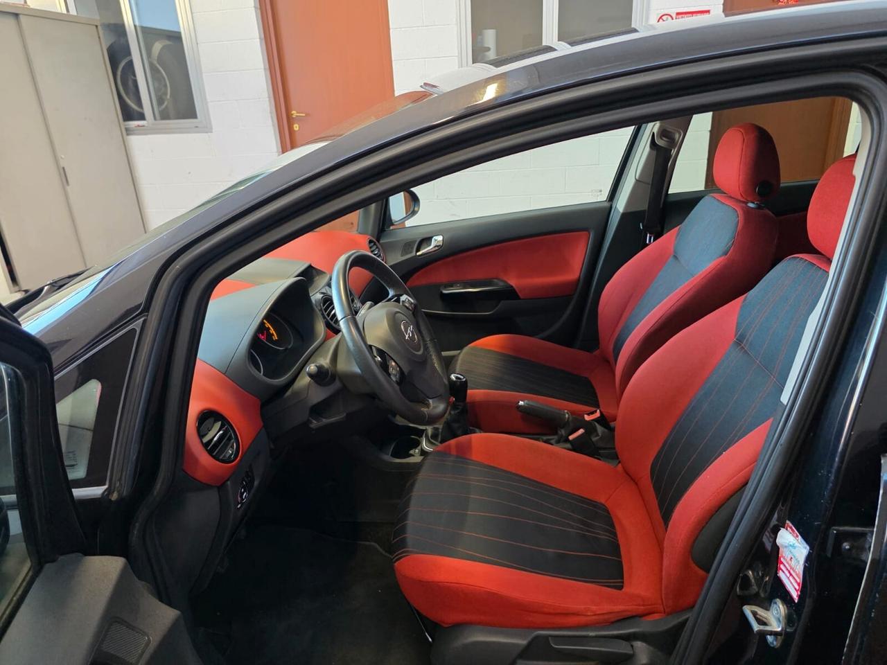 Opel Corsa 1.2 5P EDITION benzina neopatentati