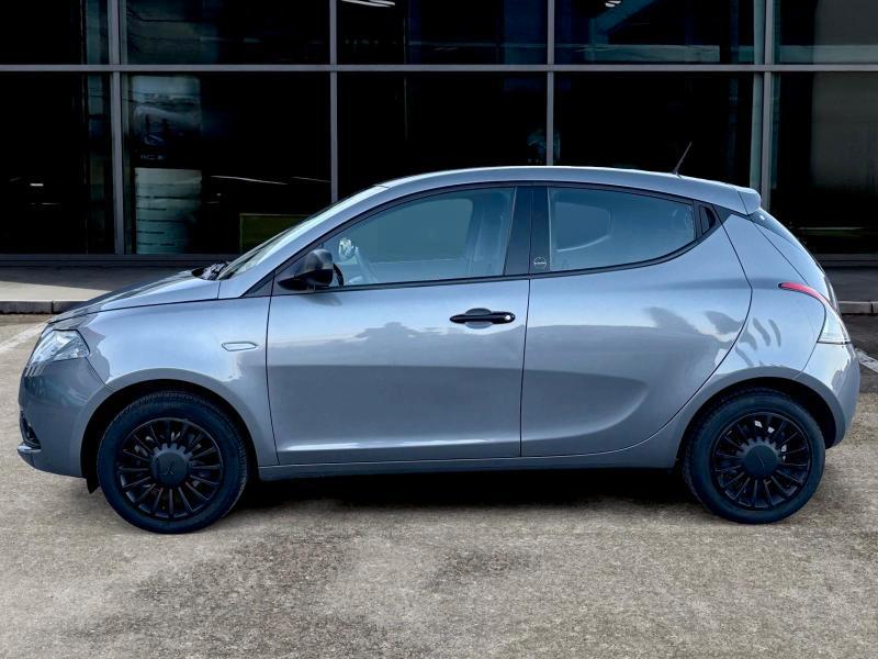 Lancia Ypsilon 5 Porte 1.0 hybrid Gold s&s 70cv ADATTA NEOPATENTATI