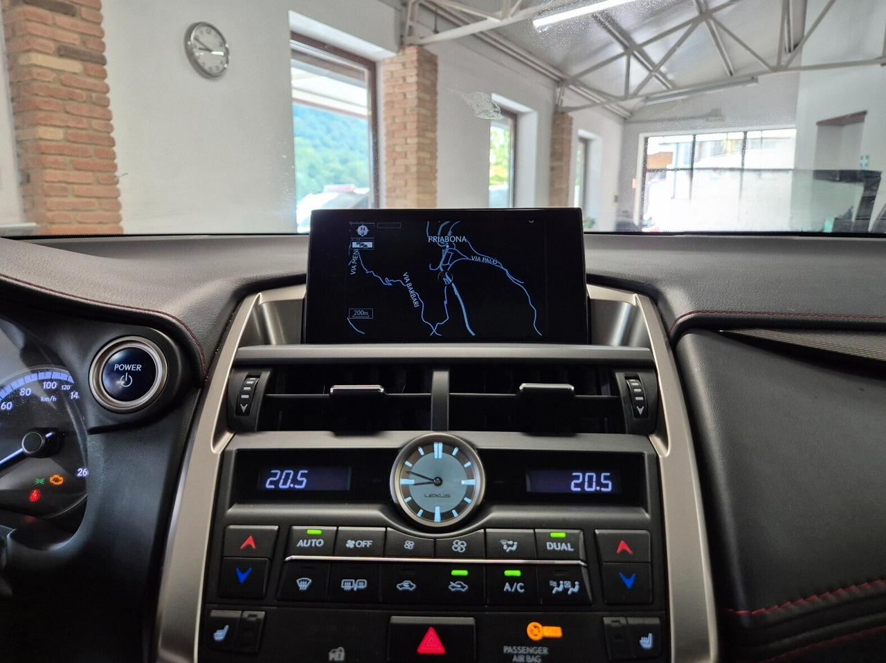Lexus NX 300h Hybrid 4WD F-Sport