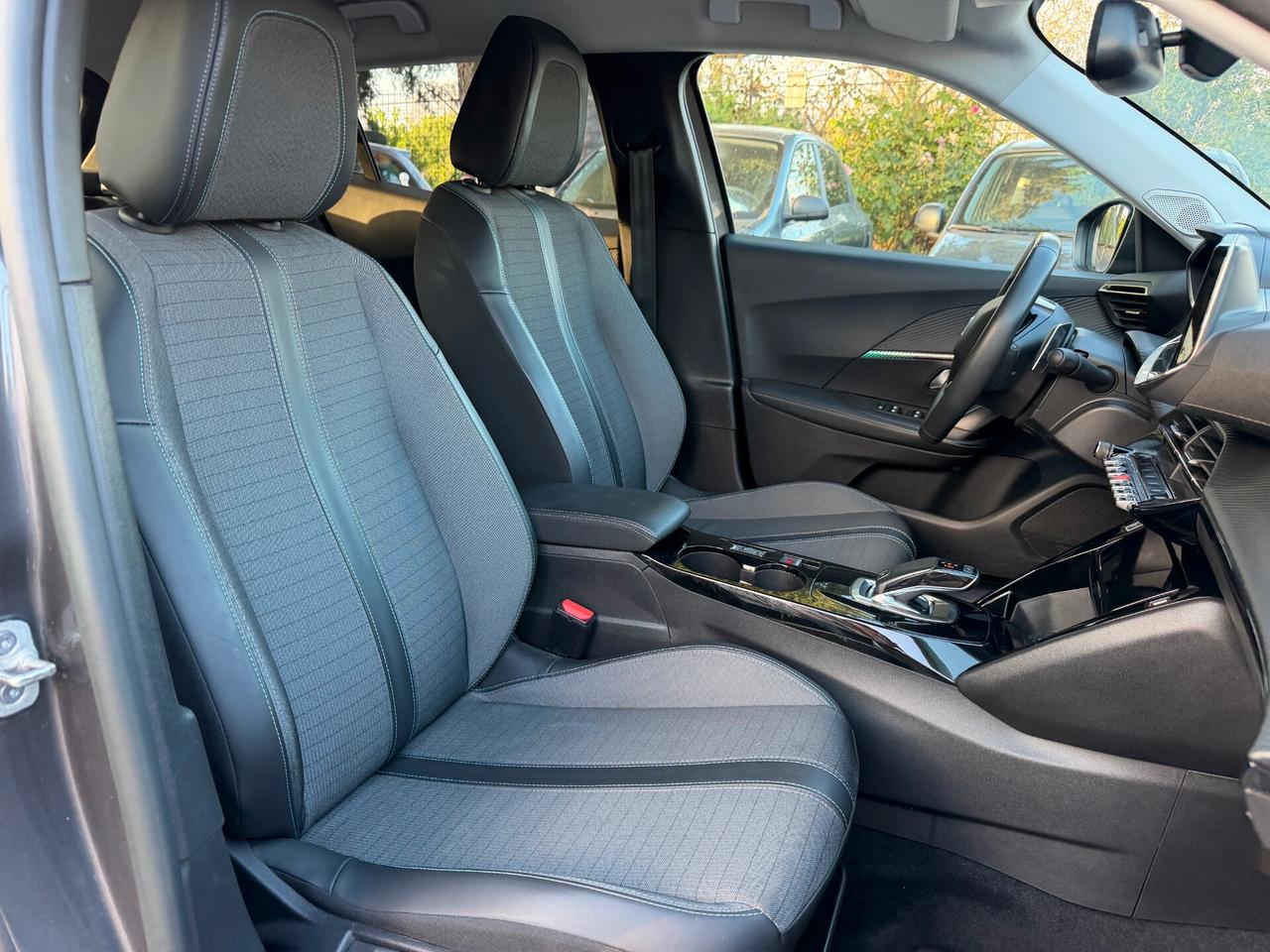 Peugeot 2008 BlueHDi 130 S&S EAT8 Allure Pack 2022