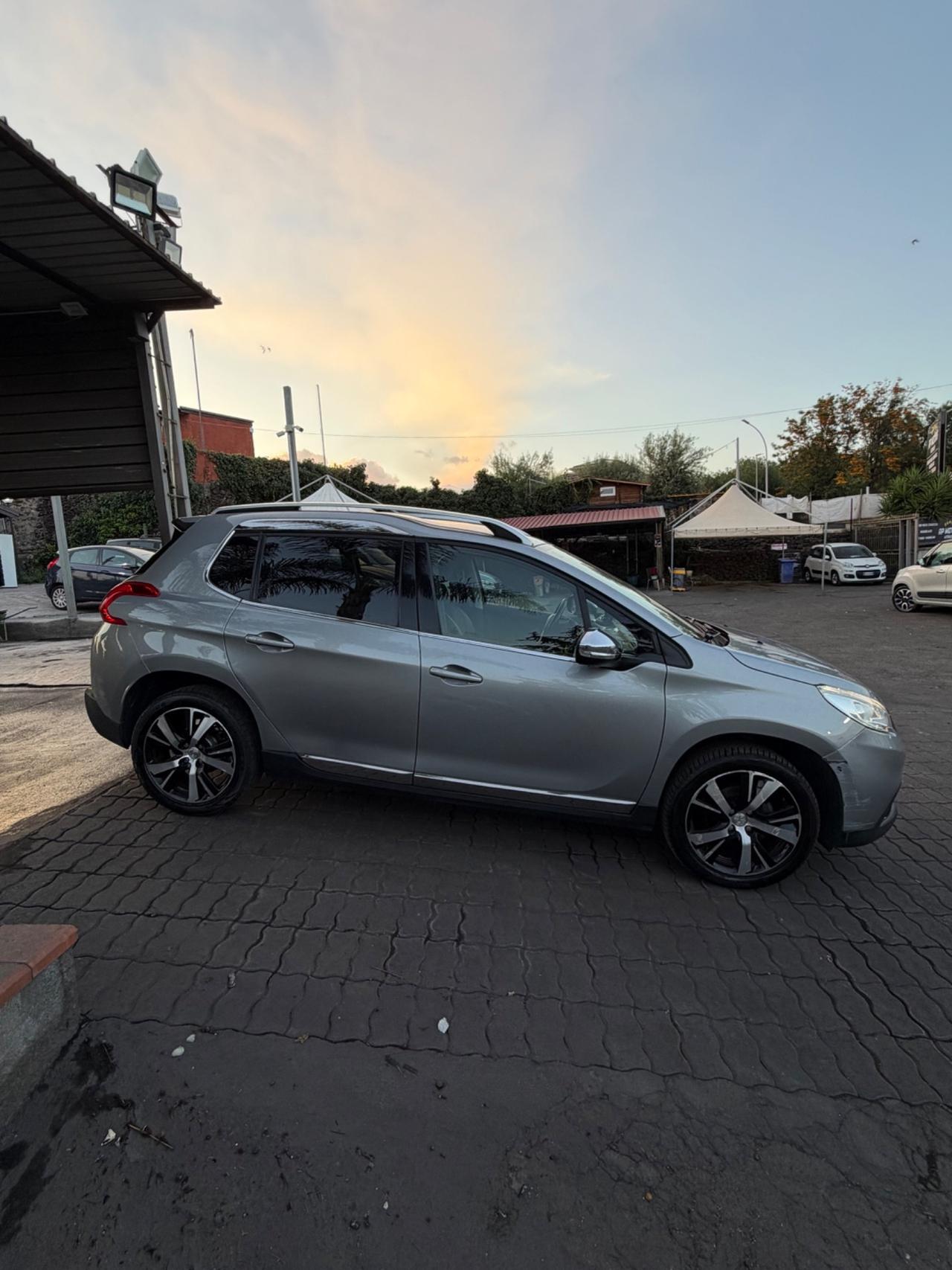 Peugeot 2008 BlueHDi 100 Allure