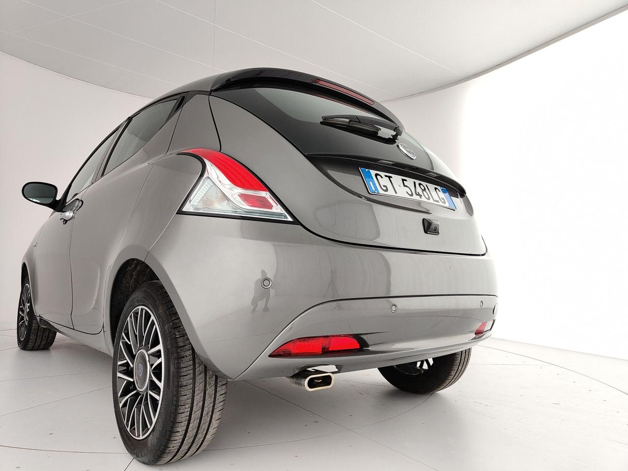 Lancia Ypsilon 1.0 FireFly 5 porte S&S Hybrid Platino