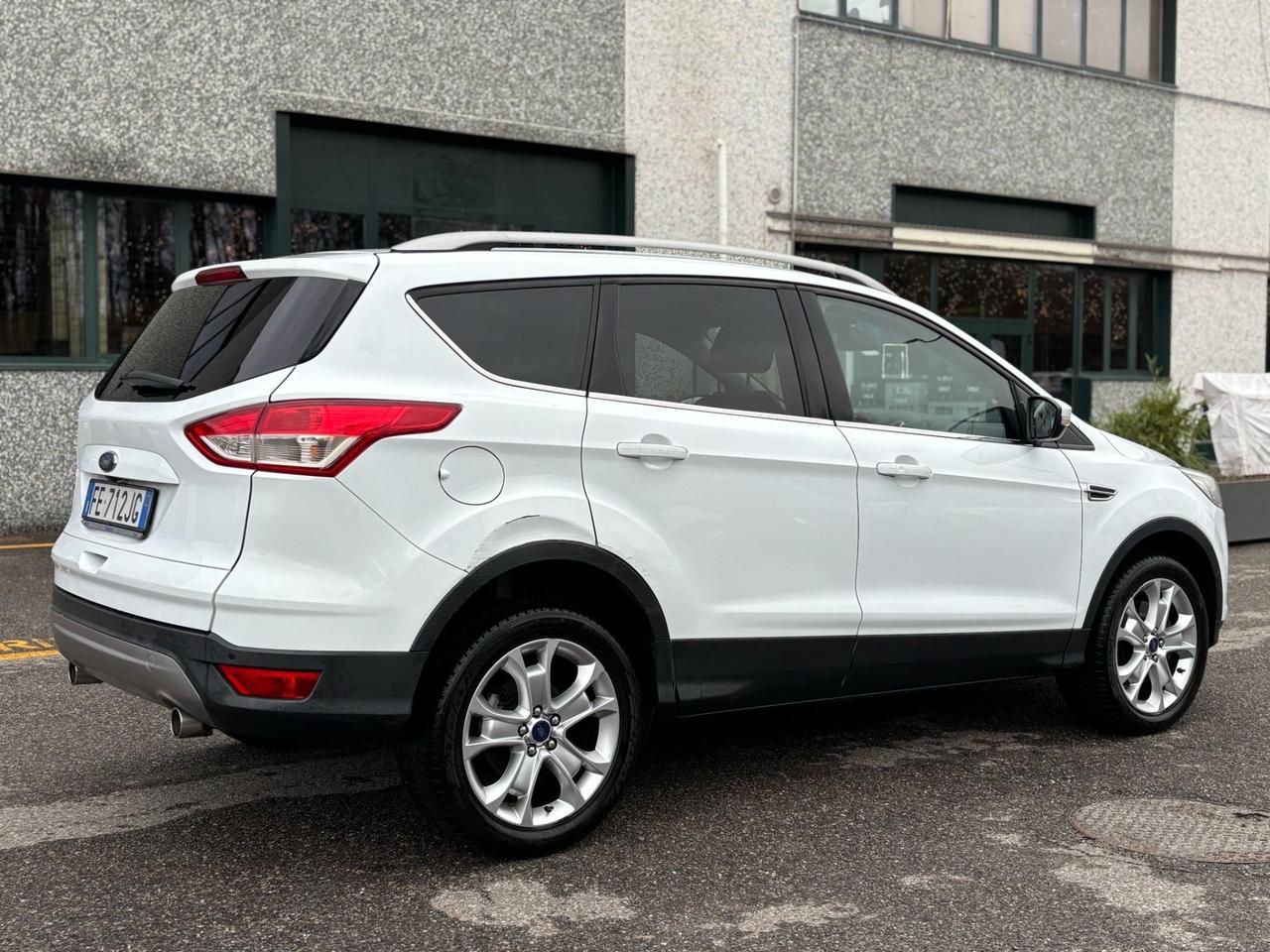 Ford Kuga 2.0 TDCI 150 CV S&S 4WD Powershift Titanium