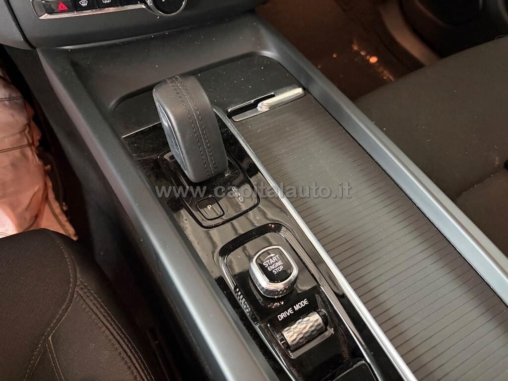 Volvo XC60 20 B5 Hybrid AWD Geartronic NETTO 9400