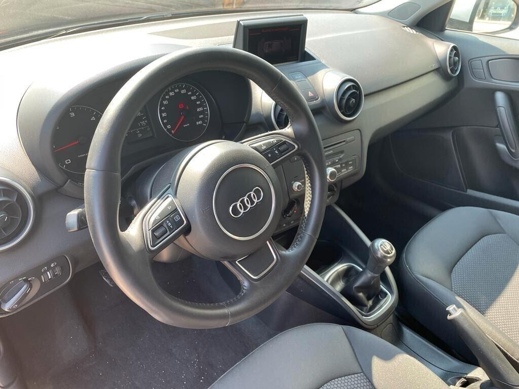 Audi A1 1.6 TDI Attraction NEOPATENTATI