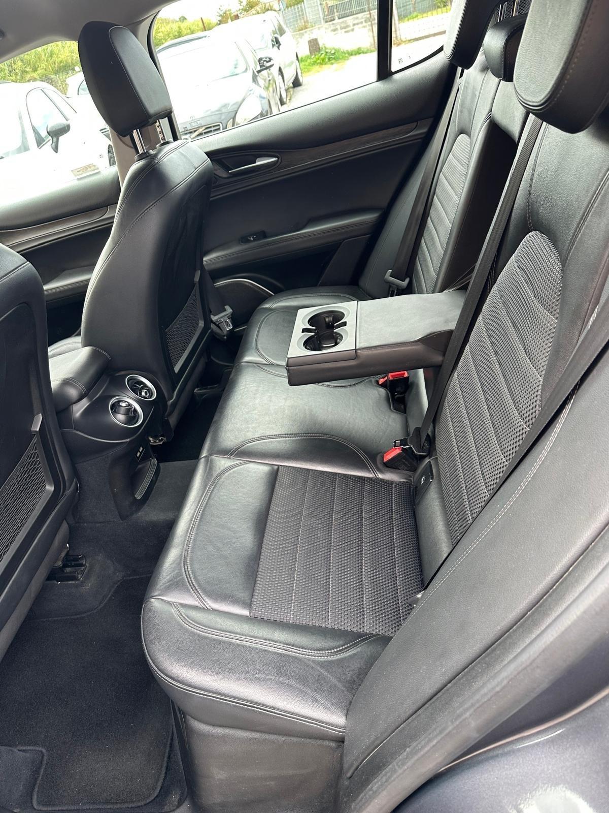 Alfa Romeo Stelvio 2.2 Turbodiesel 210 CV AT8 Q4 Business