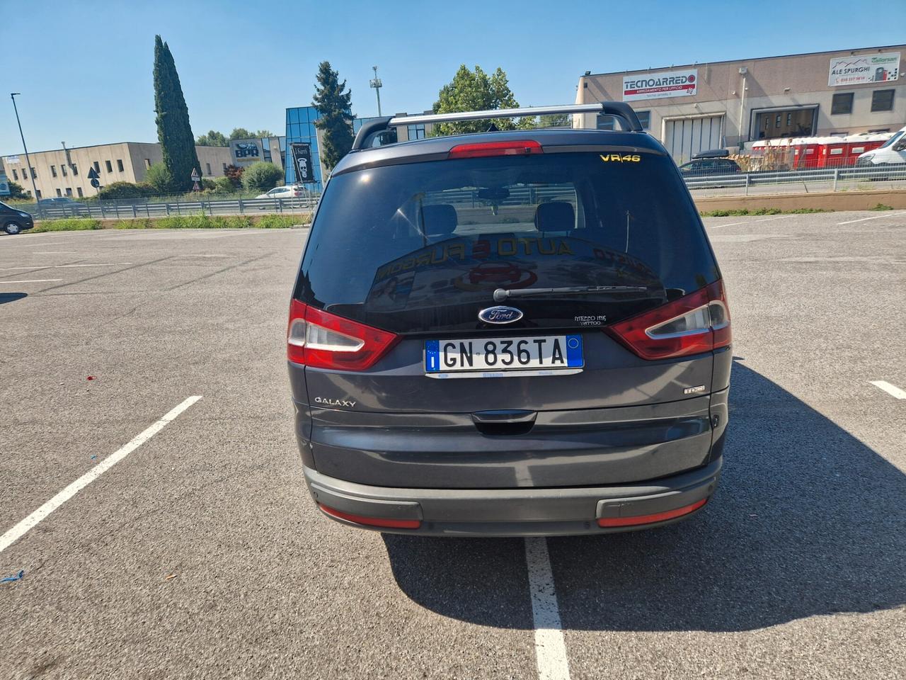 Ford Galaxy 2.0 TDCi 140 CV Ghia DPF