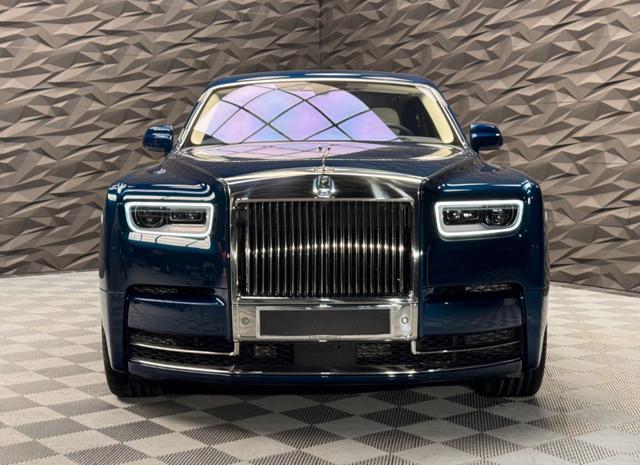 ROLLS-ROYCE Phantom SWB "ONE OF ONE W12 414KW (563HP)