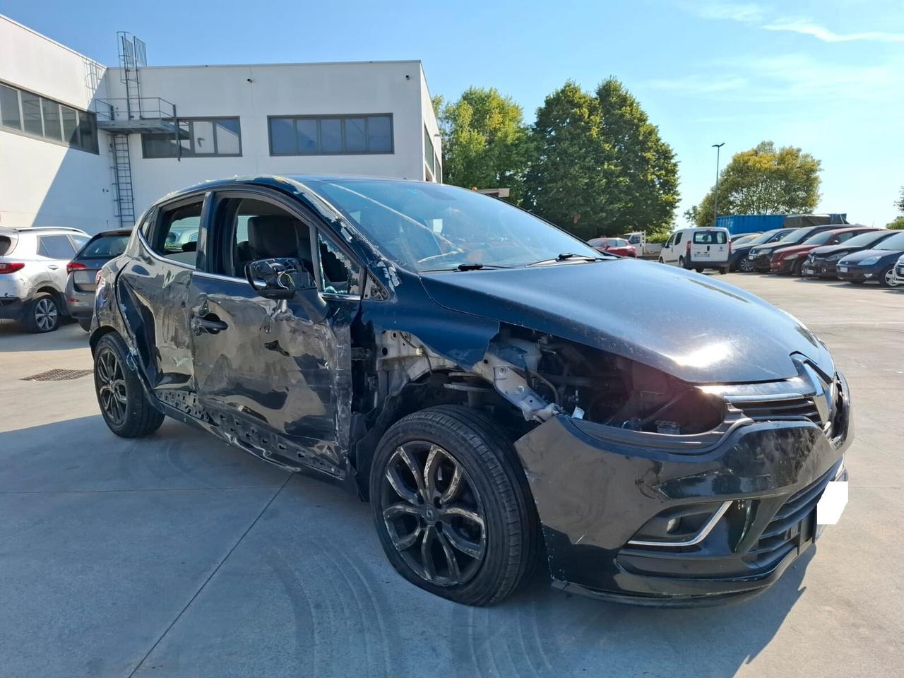 Renault Clio 1.5 dCi 90CV - SINISTRATA