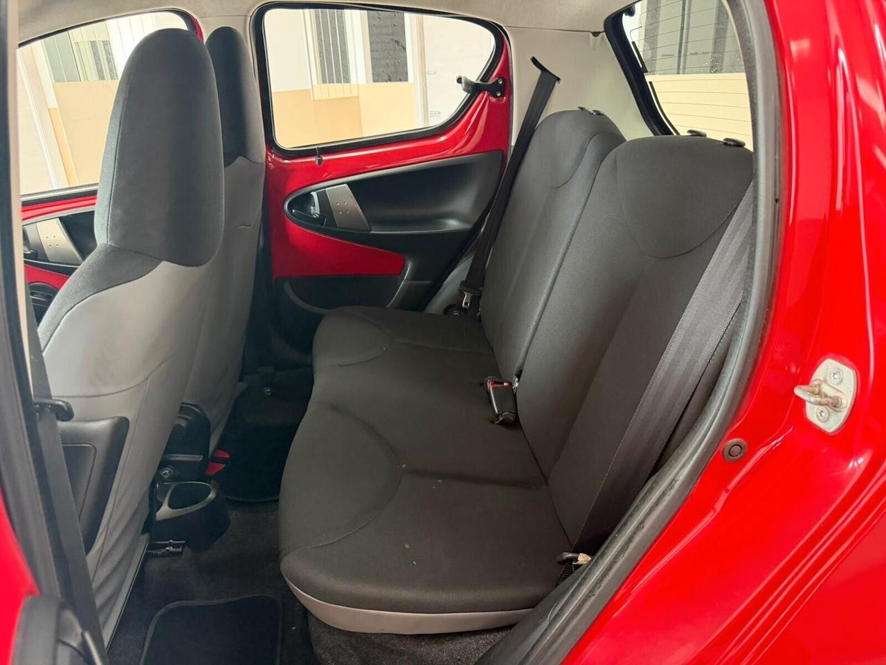 Toyota Aygo 1.0 VVT-i 69 CV 5 porte x-cool MMT