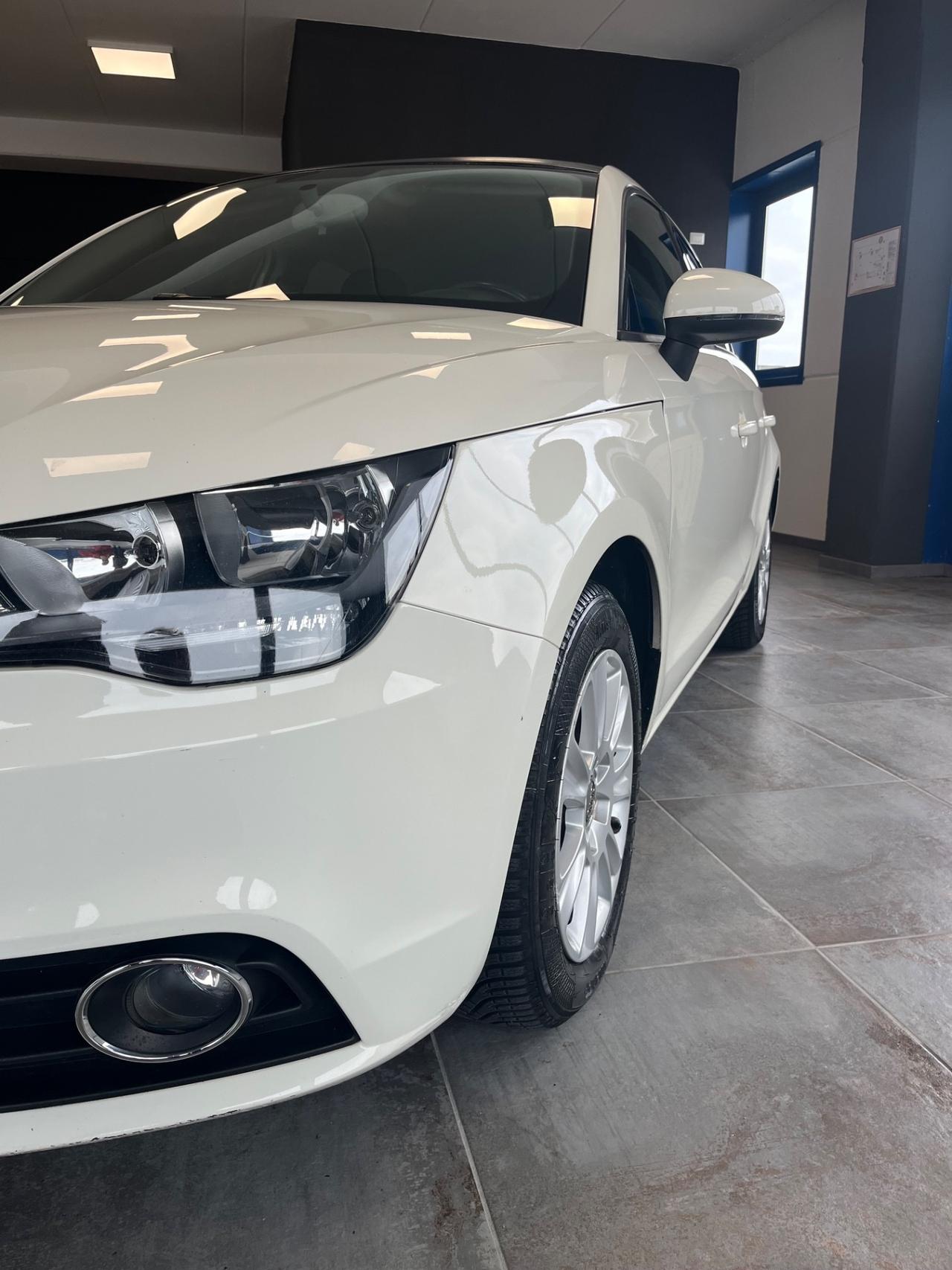 Audi A1 1.6 TDI S line edition