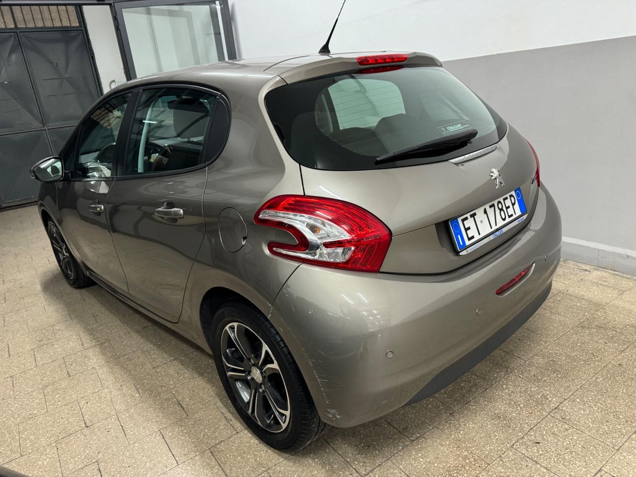 Peugeot 208 1.2 VTi 82 CV 5P. Allure KM 0 - 2014