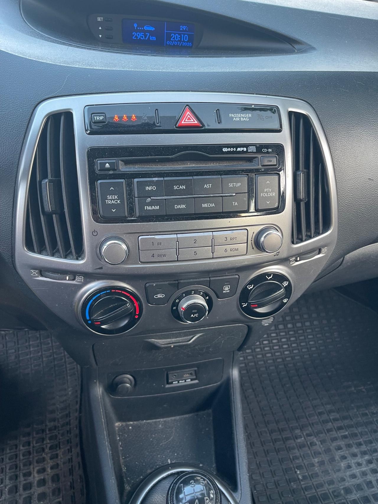 Hyundai i20 1.2 5p. Sound Edition SI NEOPATENTATI