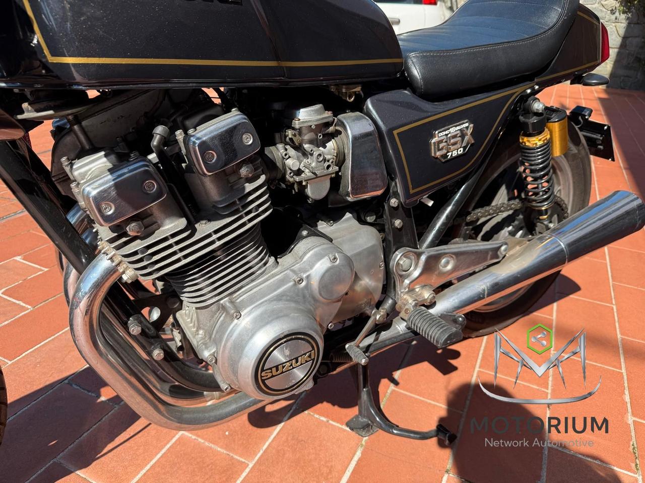 SUZUKI GS750
