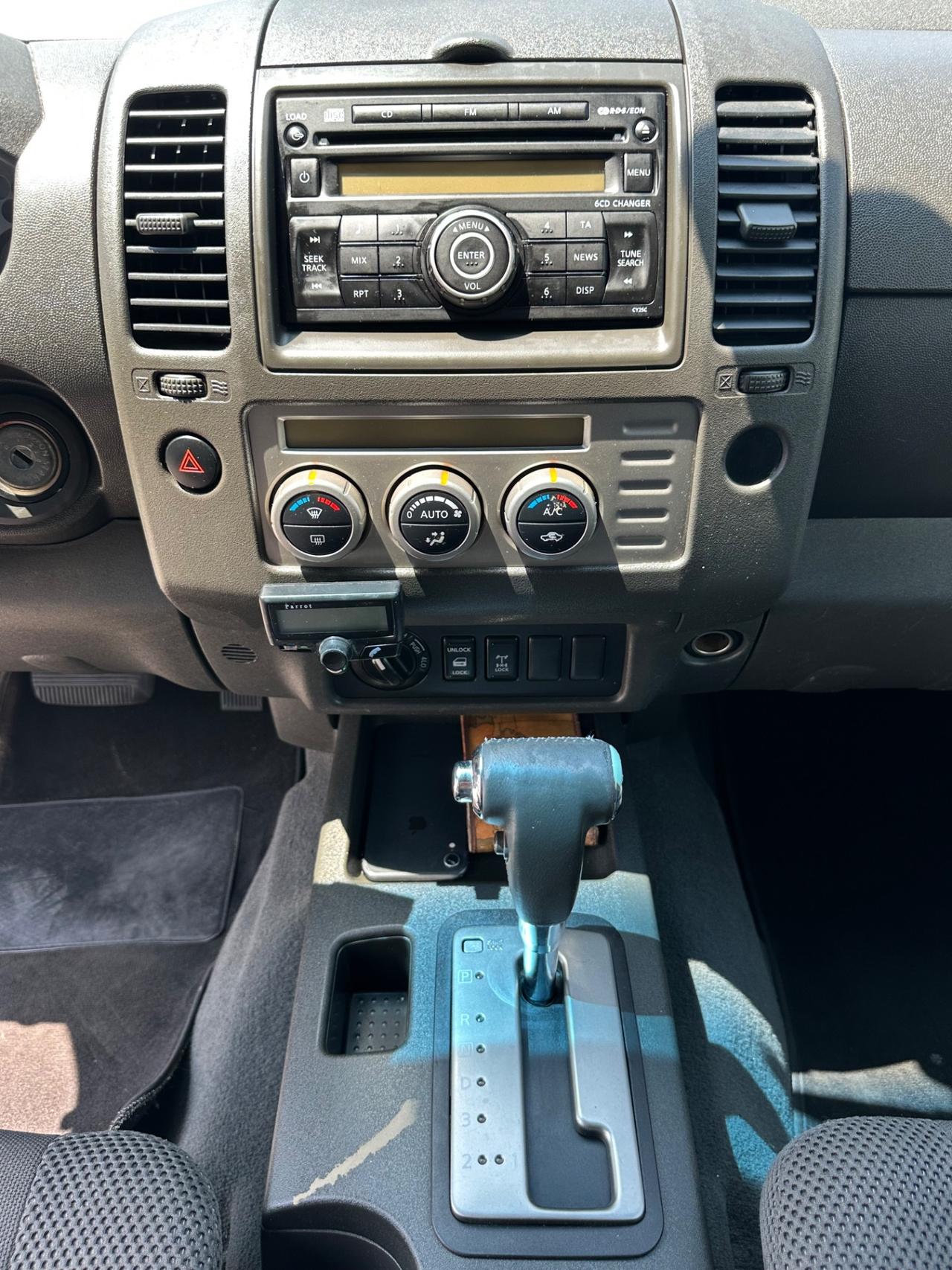 Nissan Navara 2.5 dCi 4 porte Double Cab LE