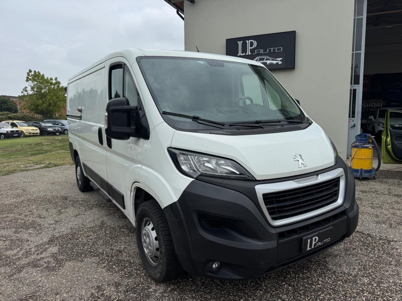 Peugeot Boxer 330 BlueHDi 140 S&S PC-TN Combi Comfort