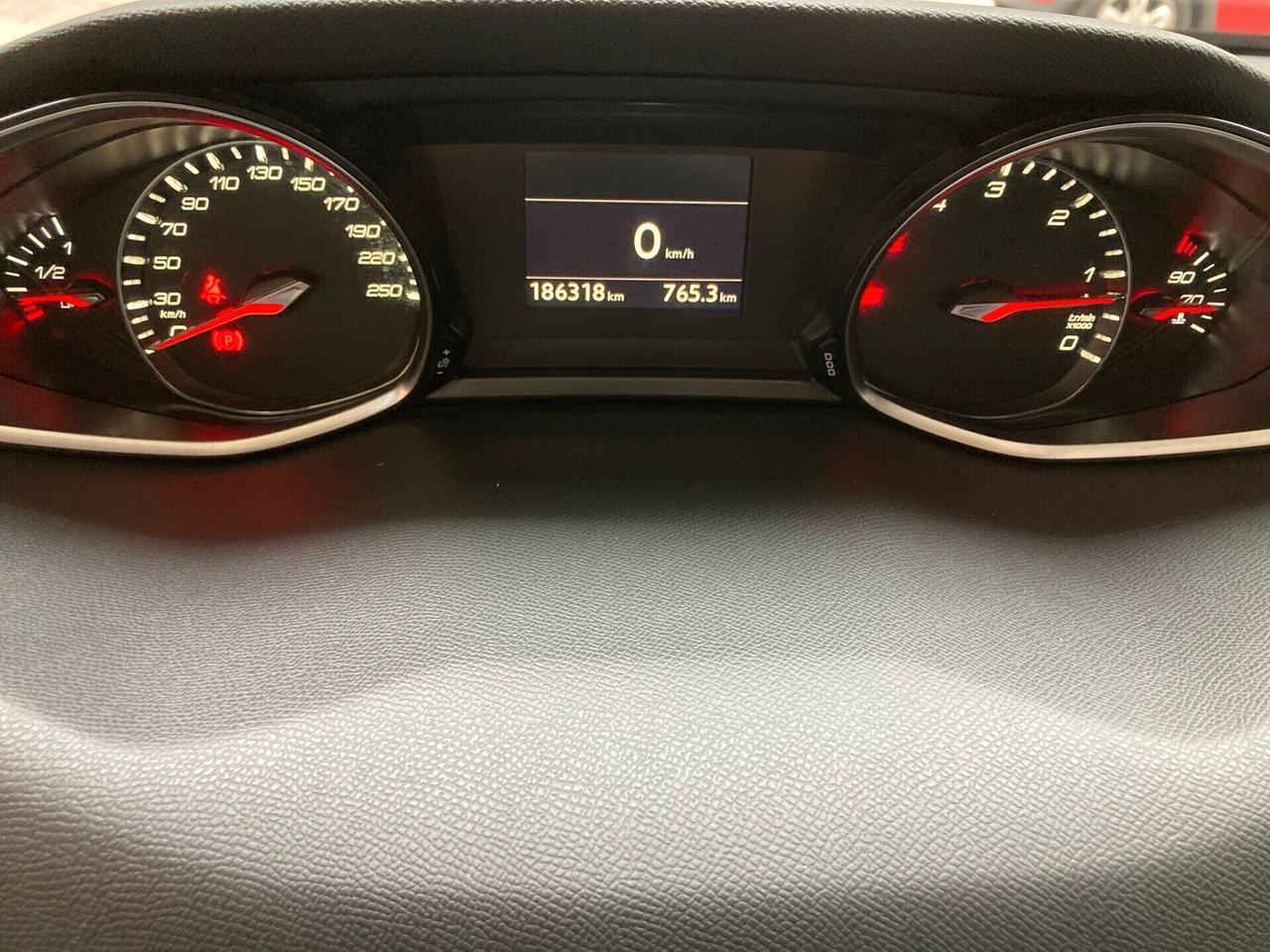 Peugeot 308 1.6 HDi -X NEOPATENTATI- 2014
