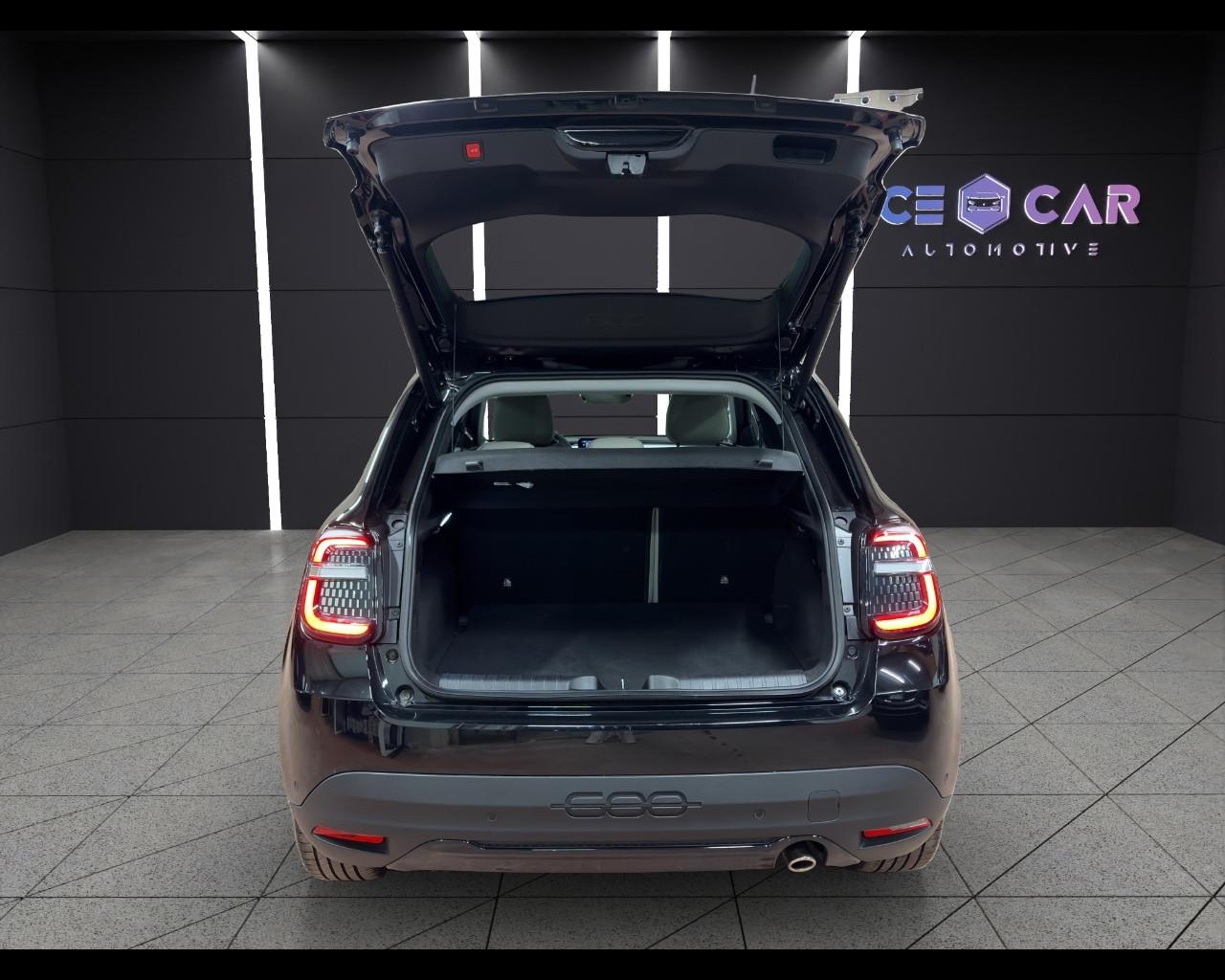 FIAT 600 Hybrid 110 CV DCT MHEV La Prima