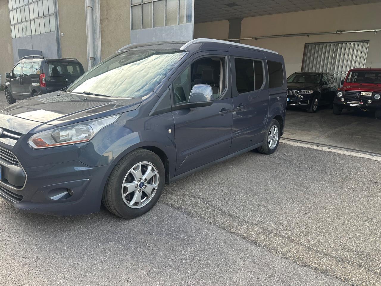 Ford Tourneo Connect 7 POSTI
