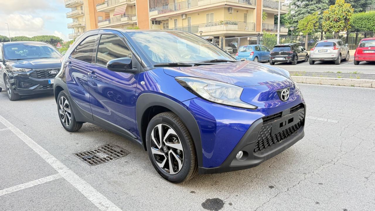 Toyota Aygo X 1.0 VVT-i 72 CV 5 porte Lounge Air S-CVT LED NAVI KAMERA CAR PLAY PDC CERCHI 16 BLUETOOTH